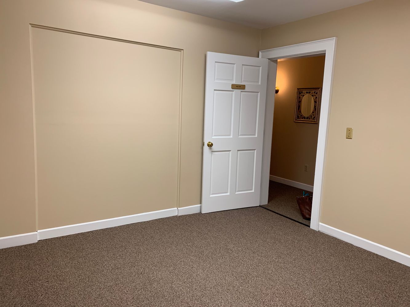 Amesbury Building : 100 Main St, Amesbury, MA 01913